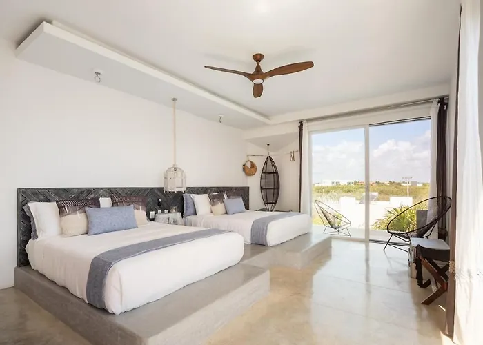 Villa Luxury Oceanfront Estate With Pool, Staff, Sleeps 24 Tulum