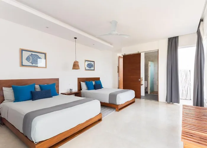 Villa Luxury Oceanfront Estate With Pool, Staff, Sleeps 24 Tulum